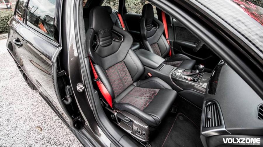 Интерьер Audi RS6 Avant by RS-Carbon 2016 года  (фото 11 из 27)
